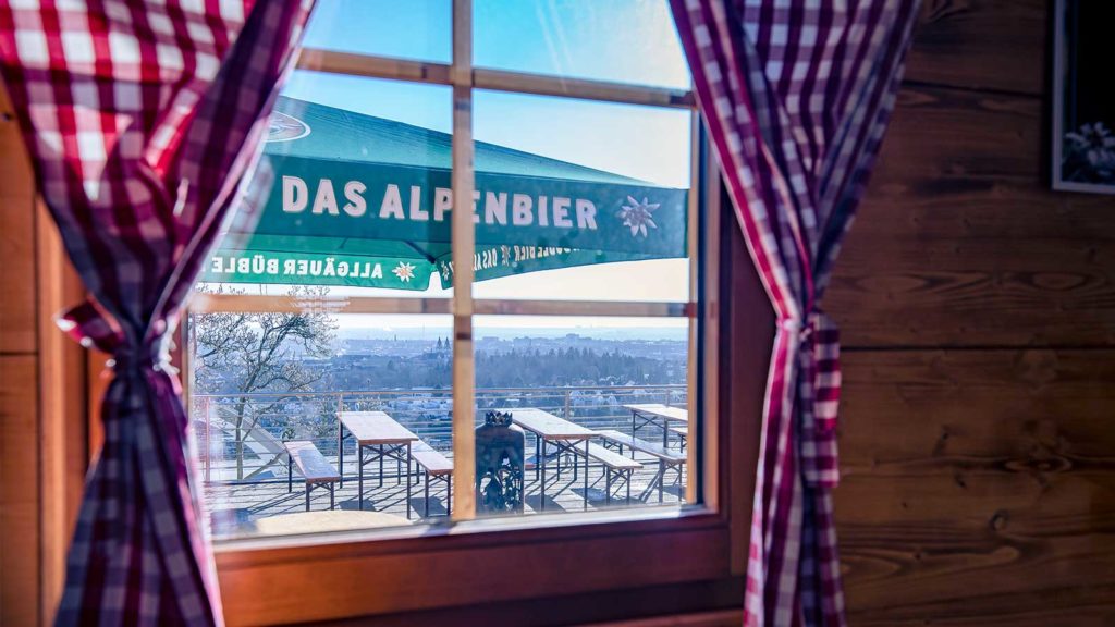 Blick aus der Martha die Hütte auf Wiesbaden